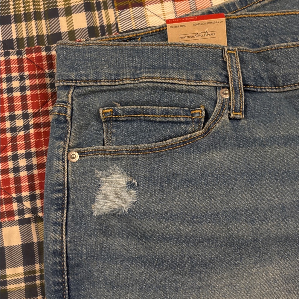 Levi's Women's Light Blue Straight Leg Jeans - Picture 8 of 10